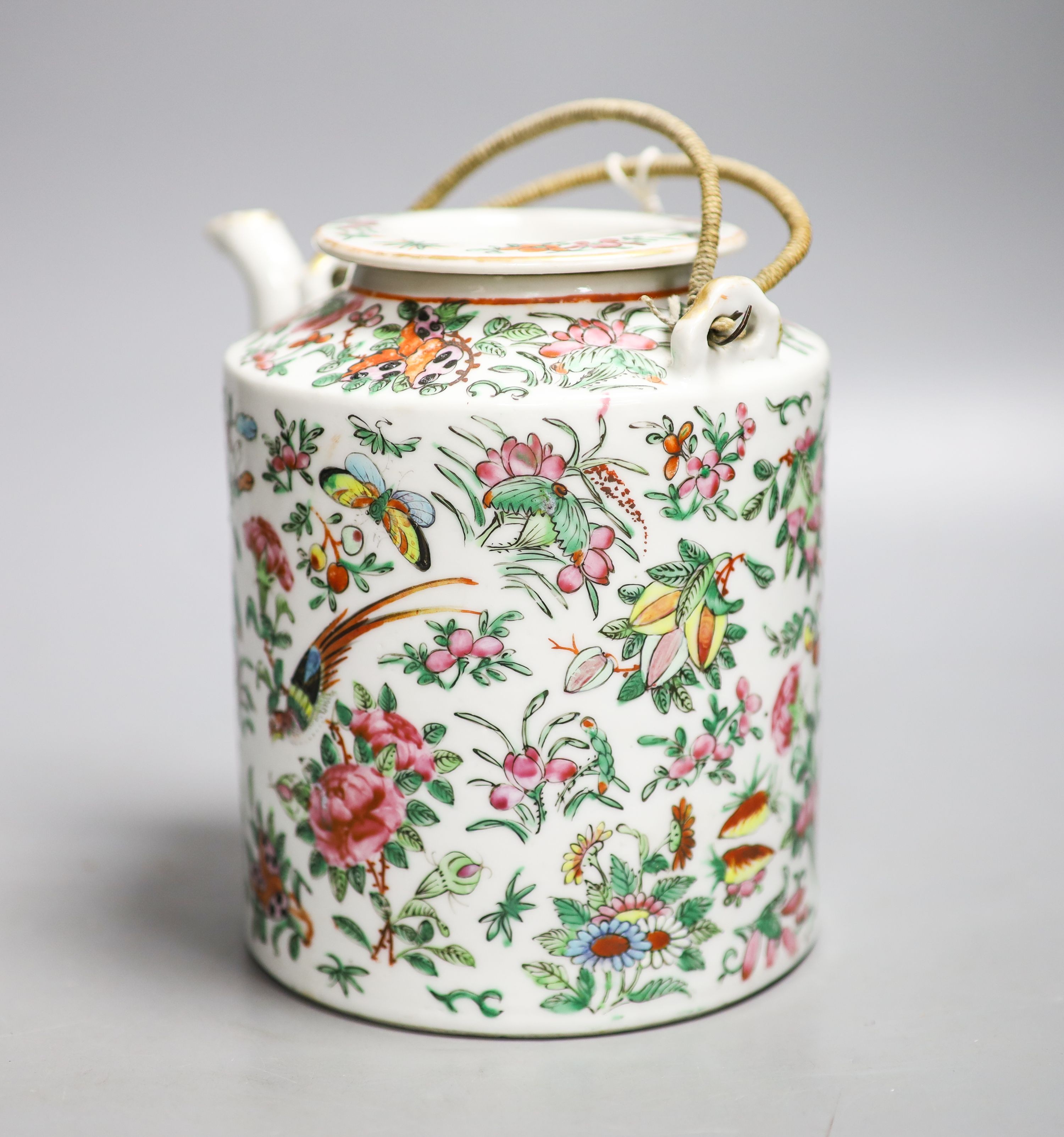 A Chinese famille rose teapot, late 19th century, 16cm